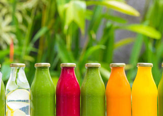 Green Sips: How Cold Pressed Juice Benefits the Environment